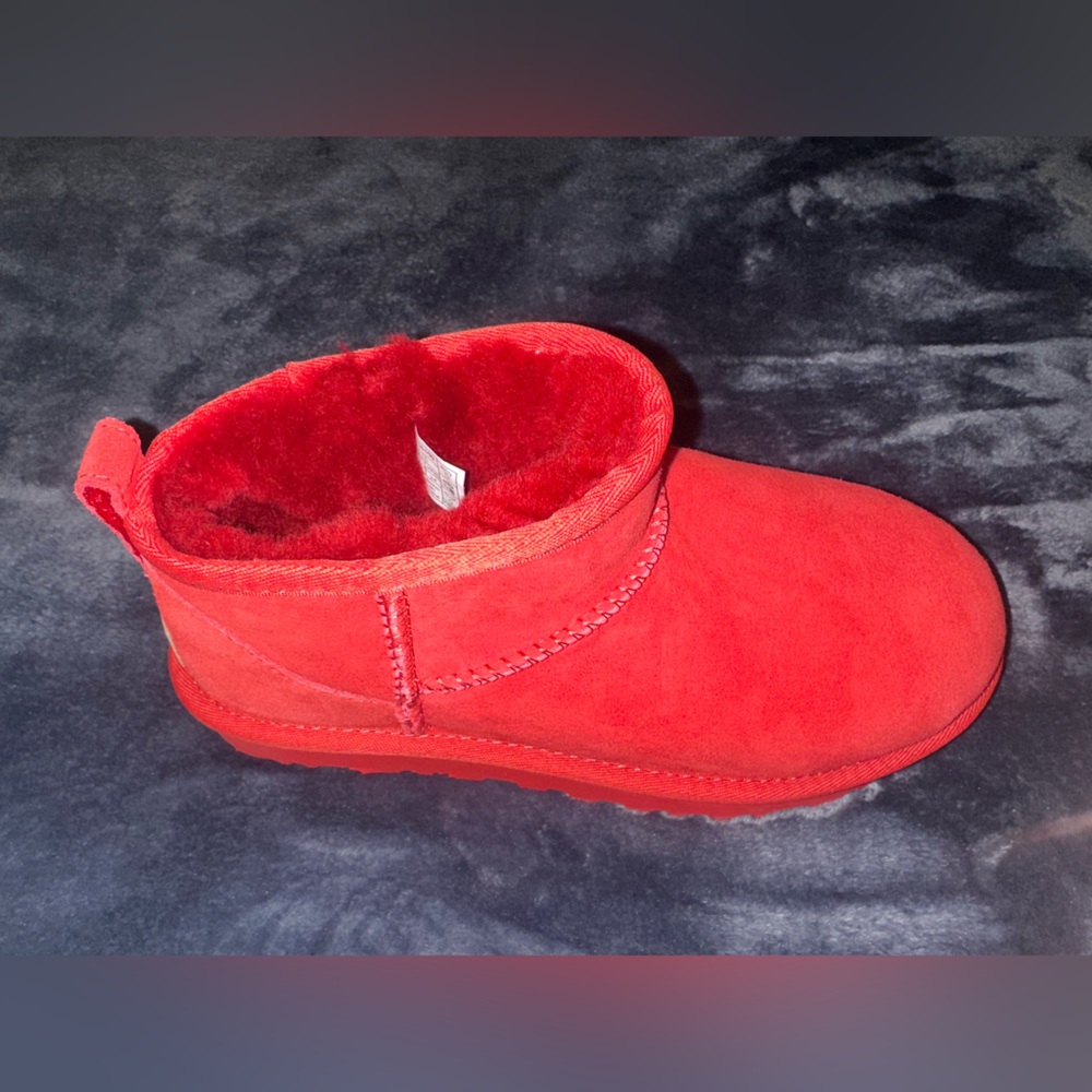NEW UGG ULTRA MINIS